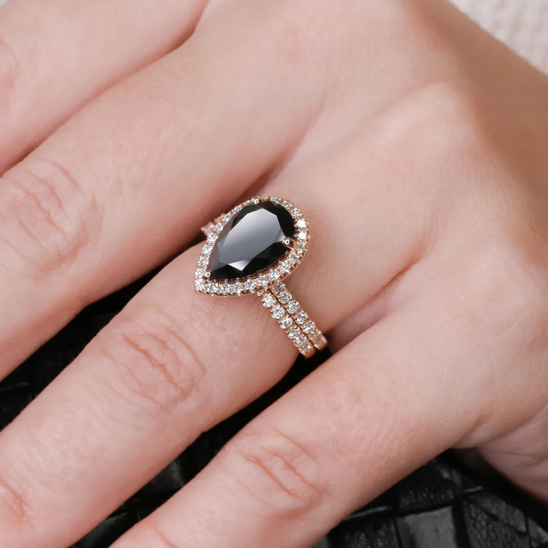Mephitidae Black & White Natural Diamond Pear Cut Bridal Set in Rose Gold
