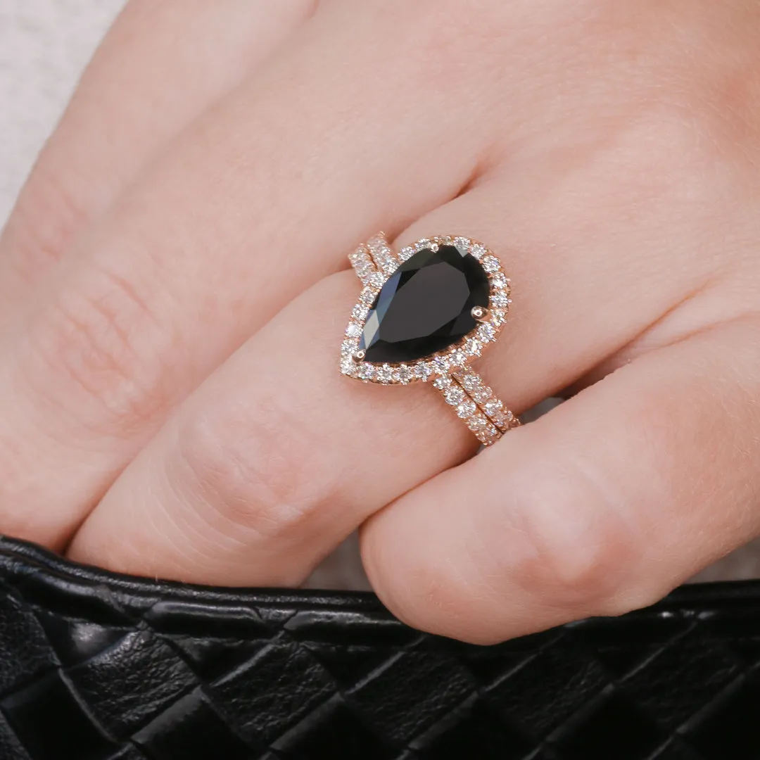 Mephitidae Black & White Natural Diamond Pear Cut Bridal Set in Rose Gold