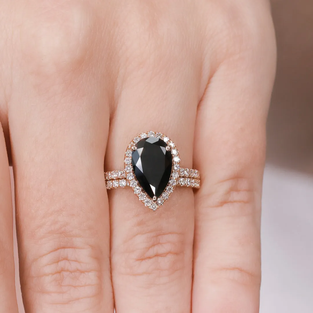 Mephitidae Black & White Natural Diamond Pear Cut Bridal Set in Rose Gold