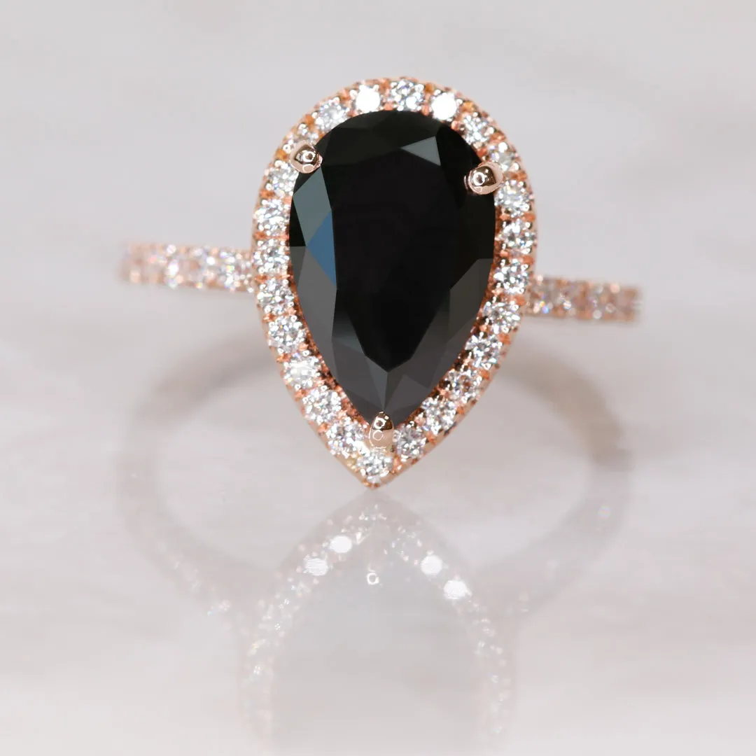 Mephitidae Black & White Natural Diamond Pear Cut Bridal Set in Rose Gold
