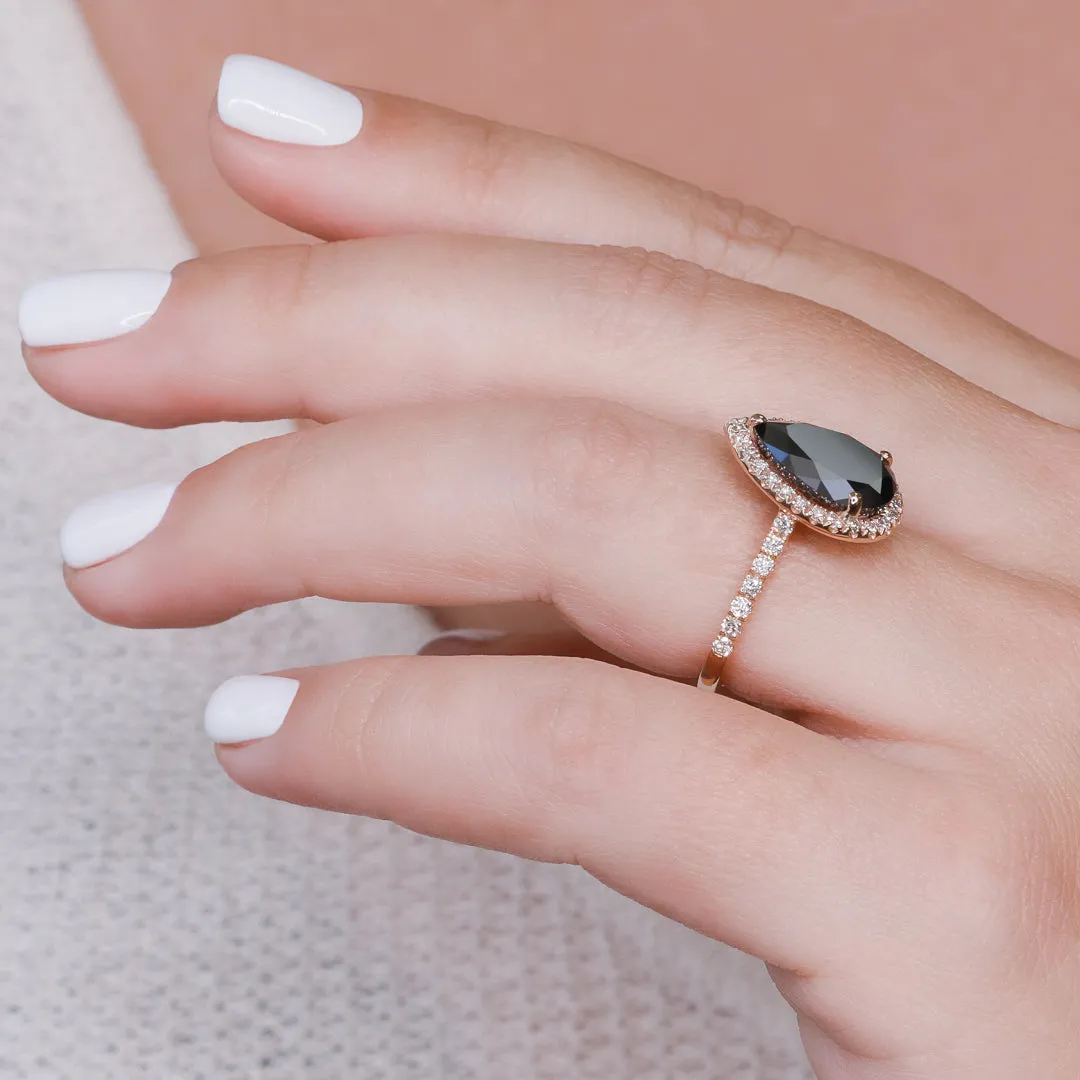 Mephitidae Black & White Natural Diamond Pear Cut Bridal Set in Rose Gold