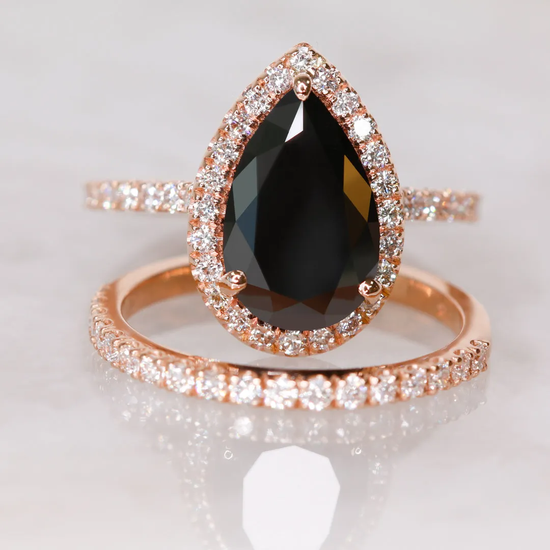 Mephitidae Black & White Natural Diamond Pear Cut Bridal Set in Rose Gold